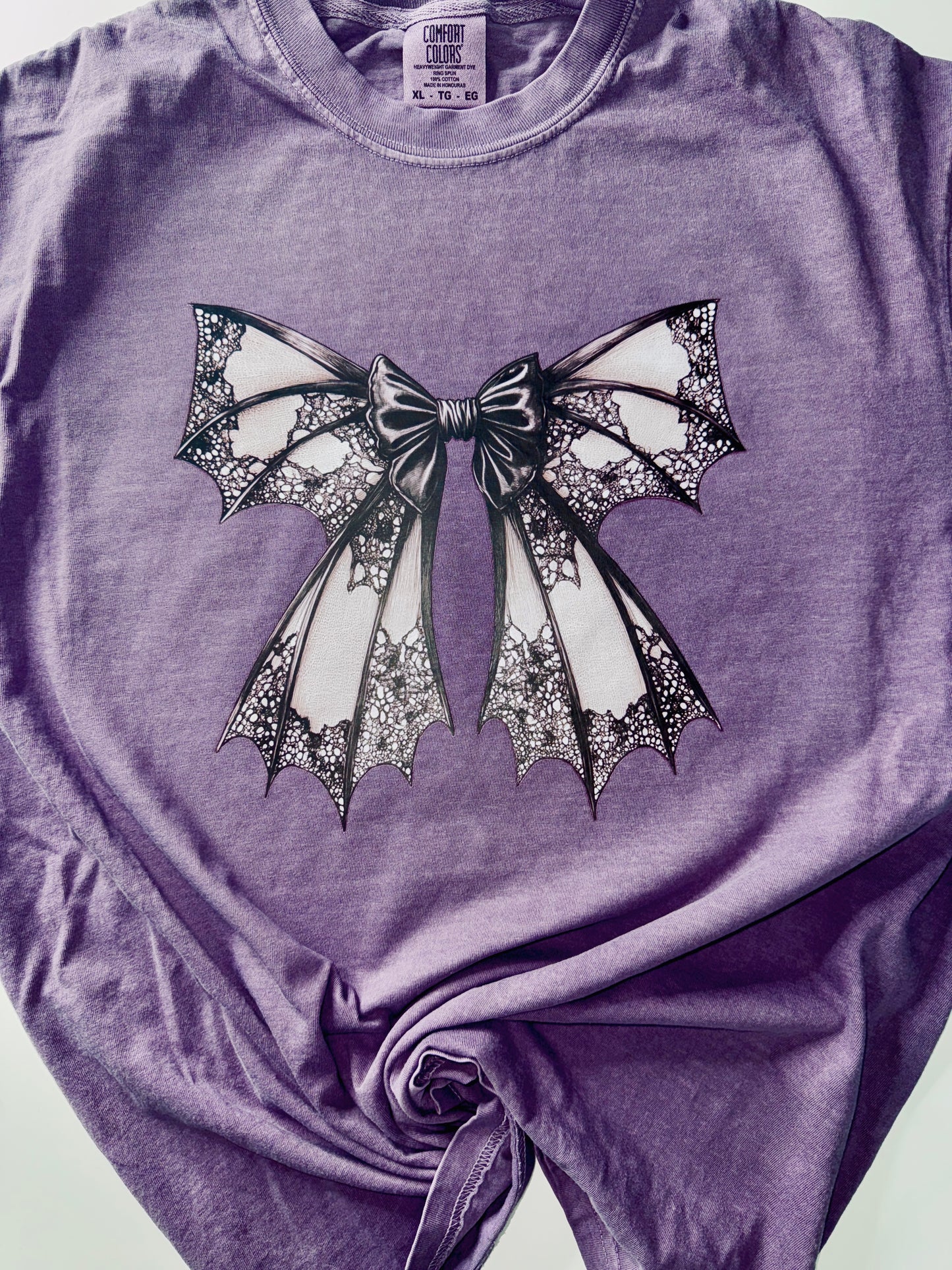 Lacey Bat Bow tee