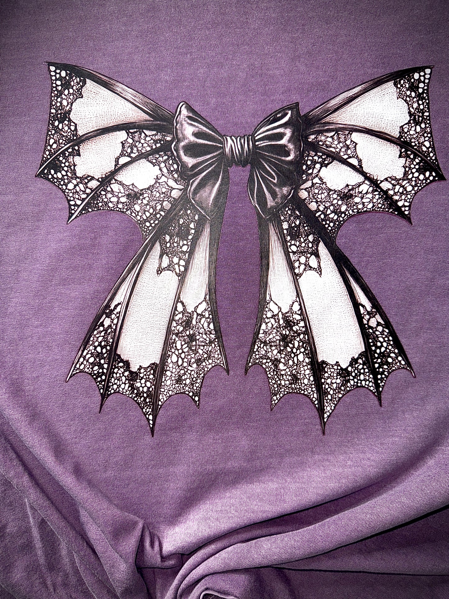 Lacey Bat Bow tee