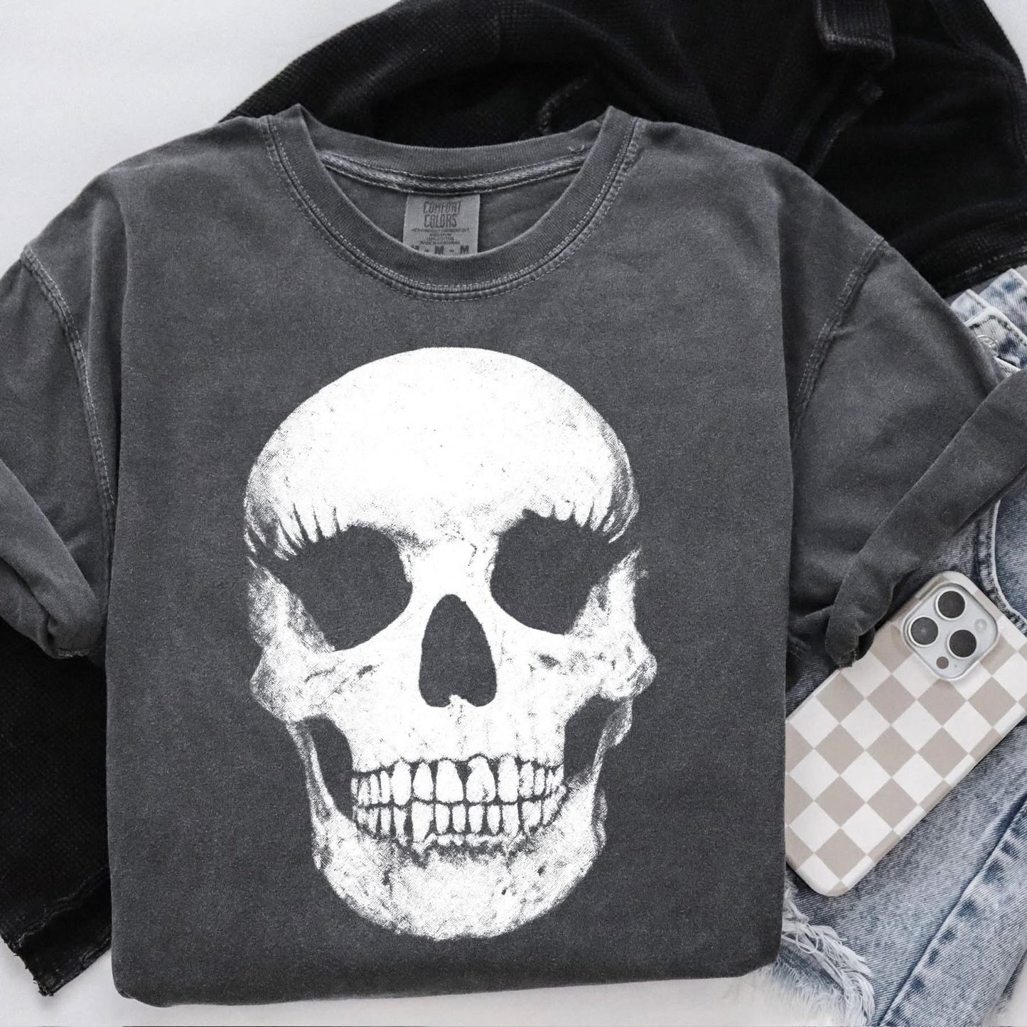 Skull with lashes tee