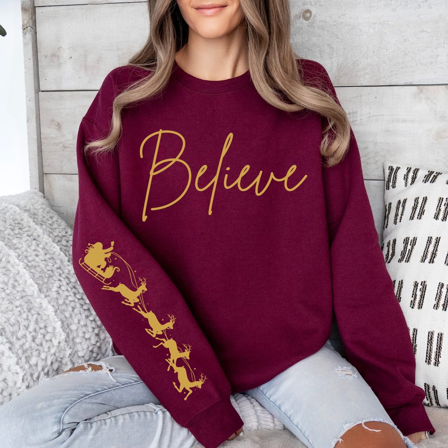 BELIEVE sweatshirt with sleeve design