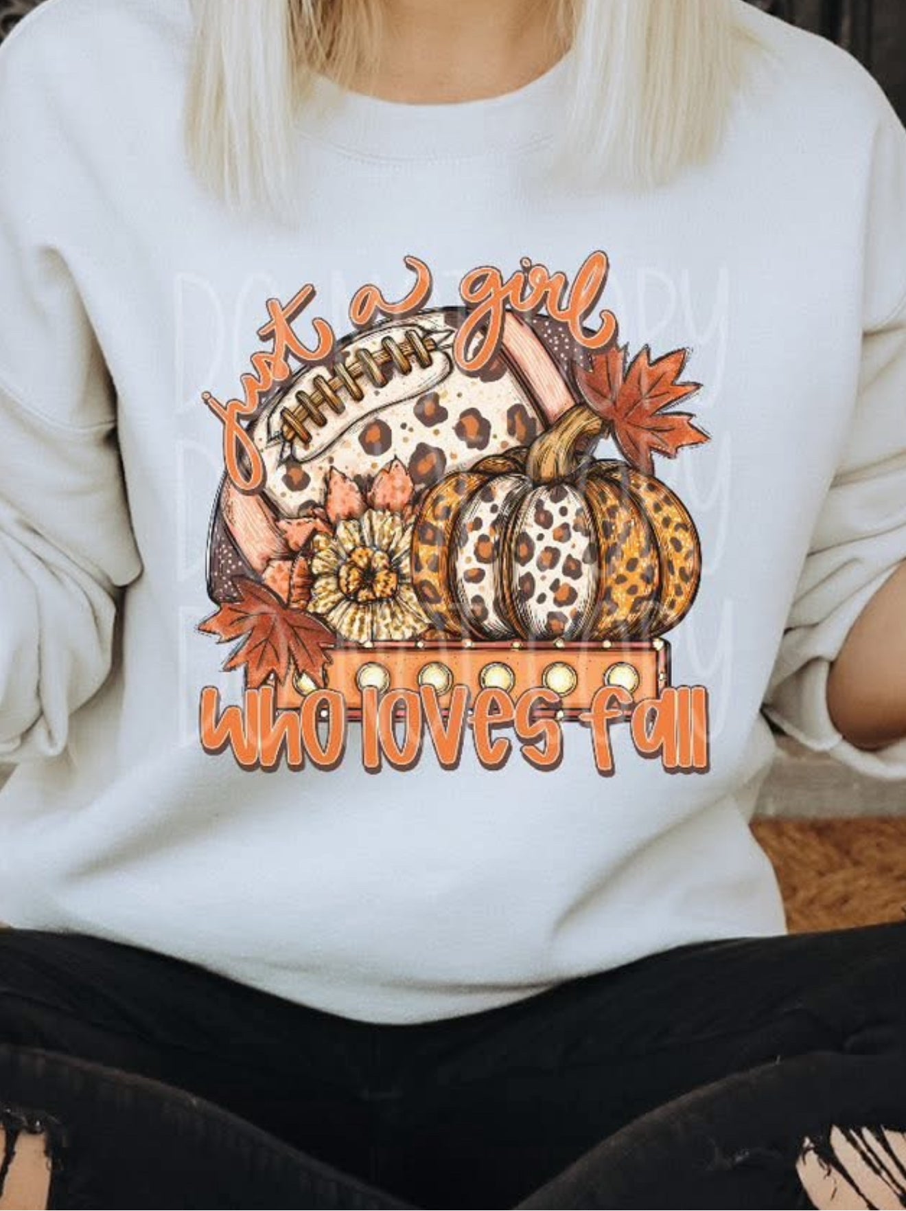 Just a girl who loves Fall tee