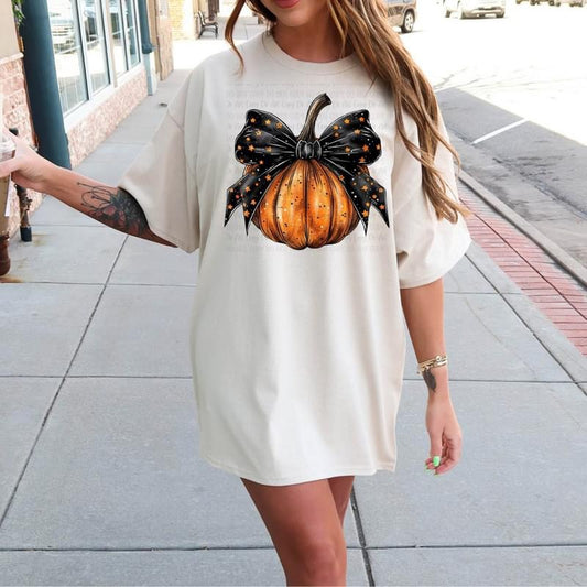 Stunning pumpkin with Black Bow t-shirt