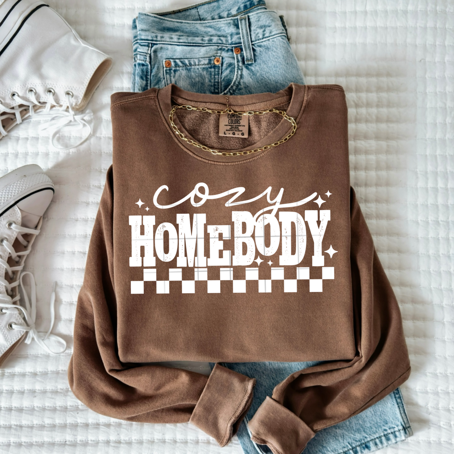 Cozy Homebody tee (White Ink)