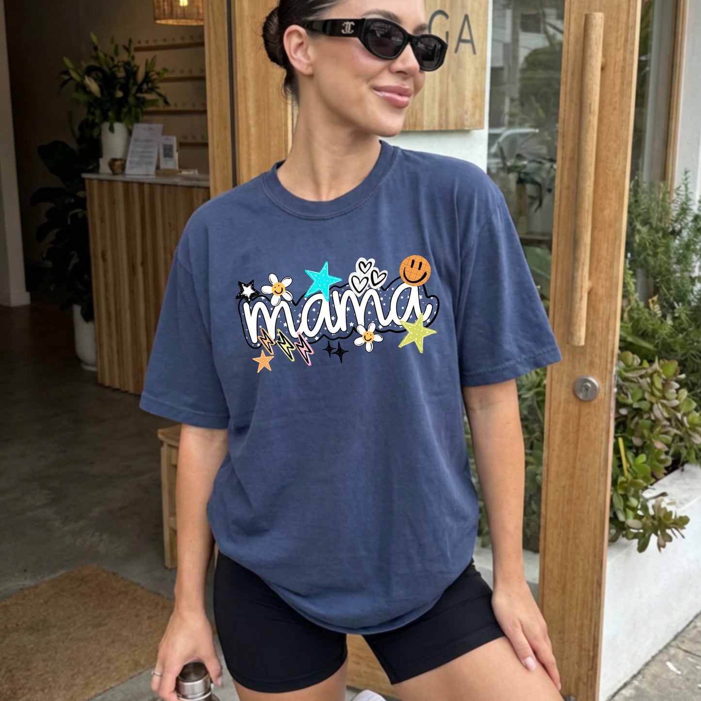 Mama doodles tee (White Ink)