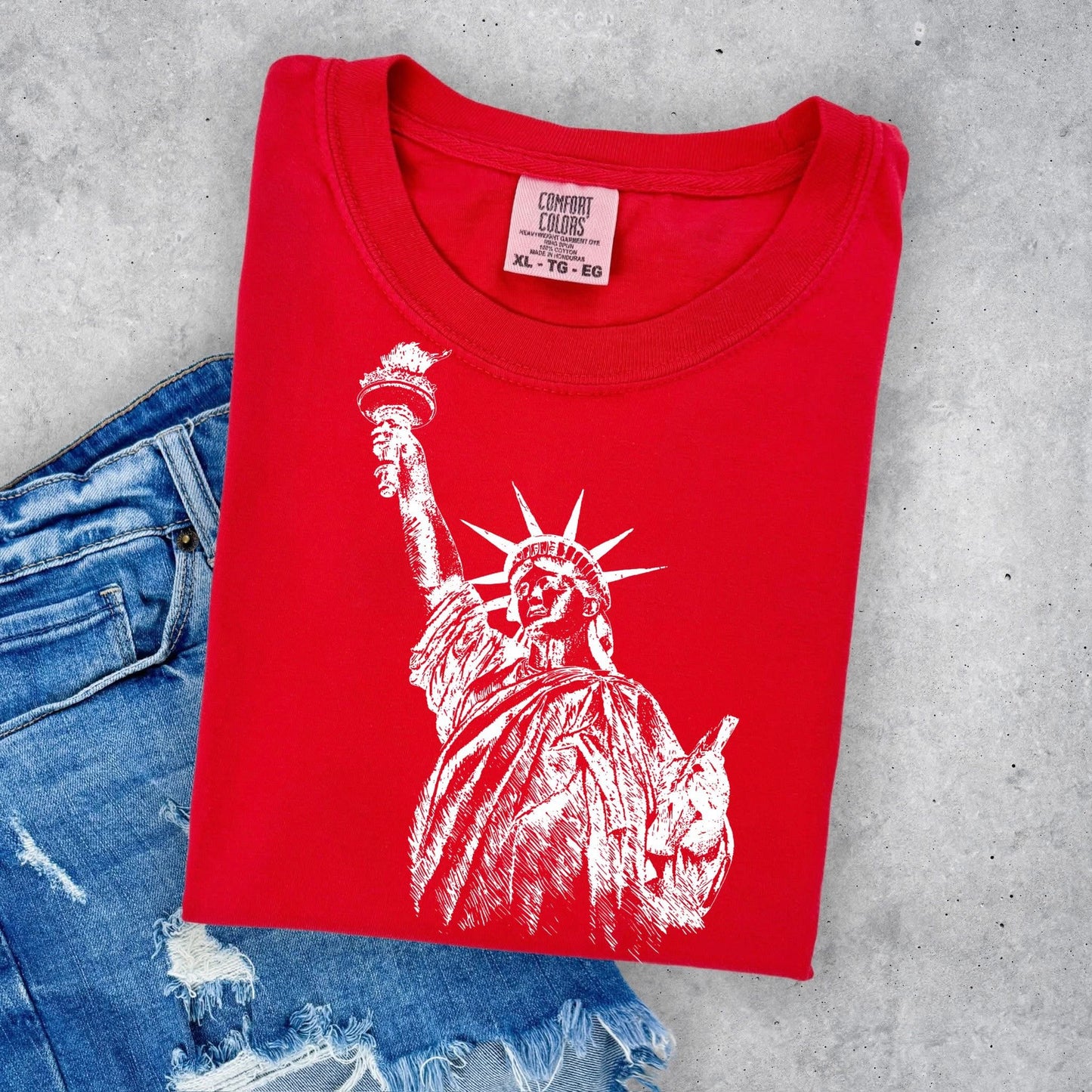 Statue of Liberty half tone tee