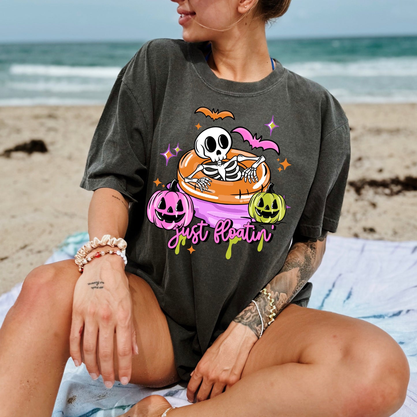 Just floatin' Skellie tee