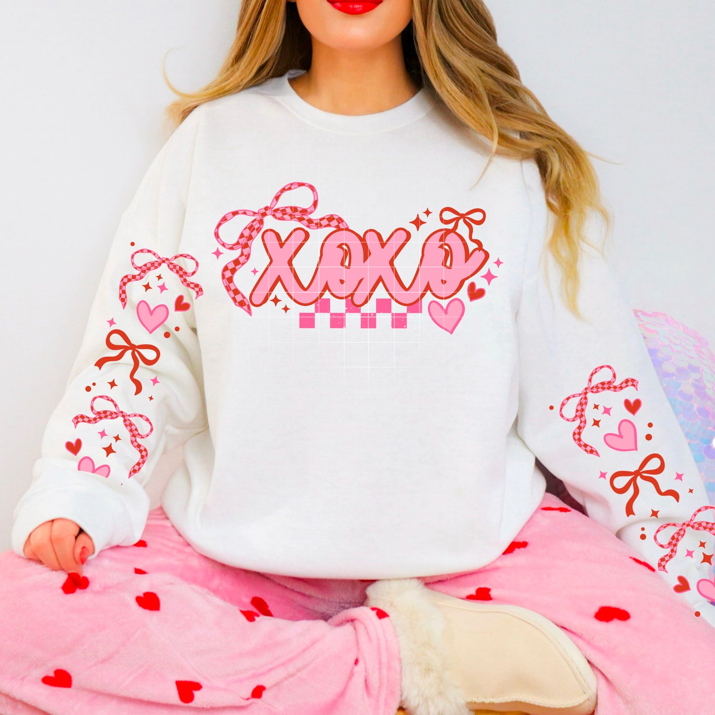XOXO Bows sweatshirt with sleeve designs