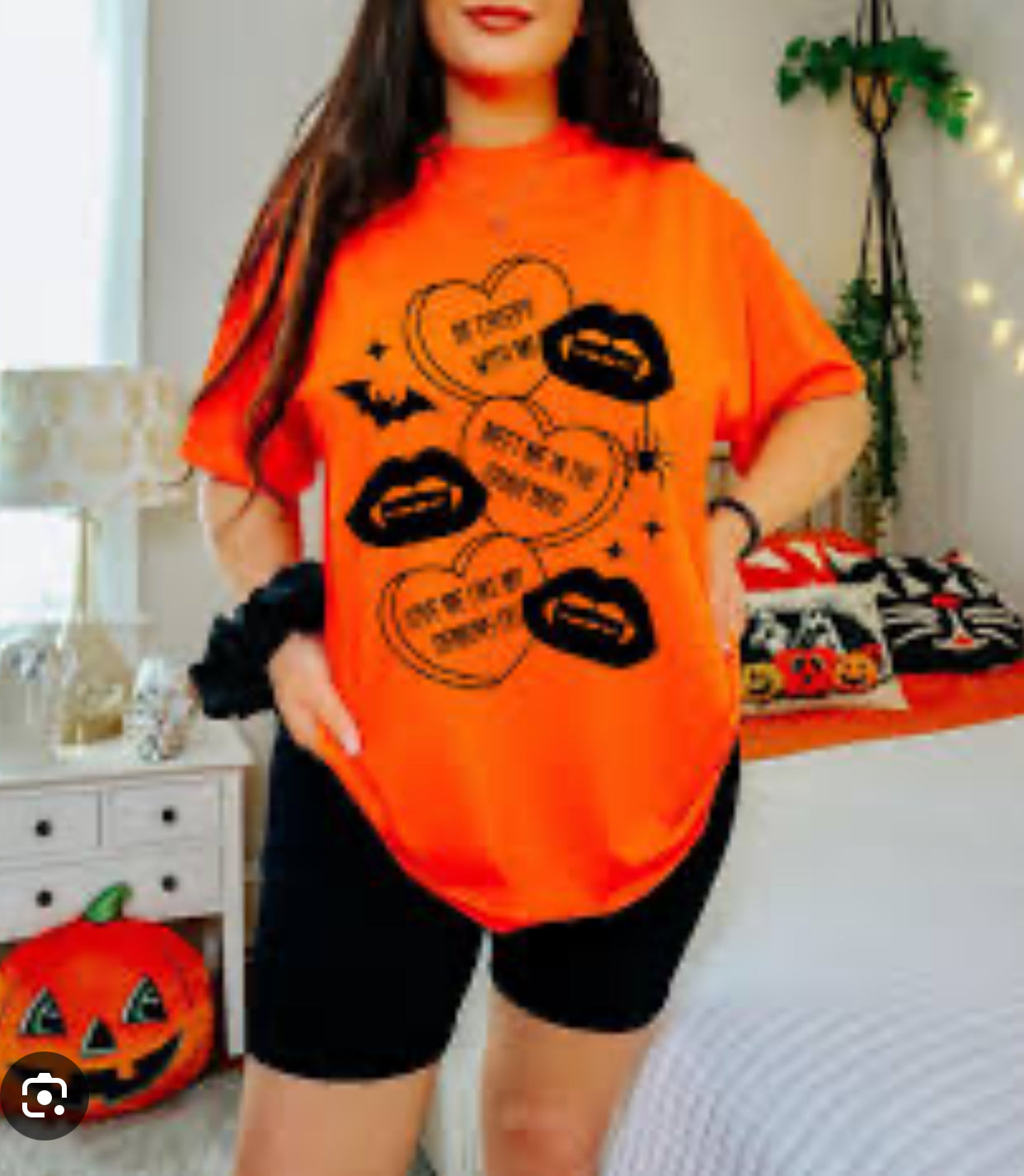 Creepy Valentines Hearts tee (Black Ink)