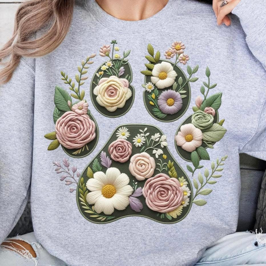 Embroidery Paw Print tee